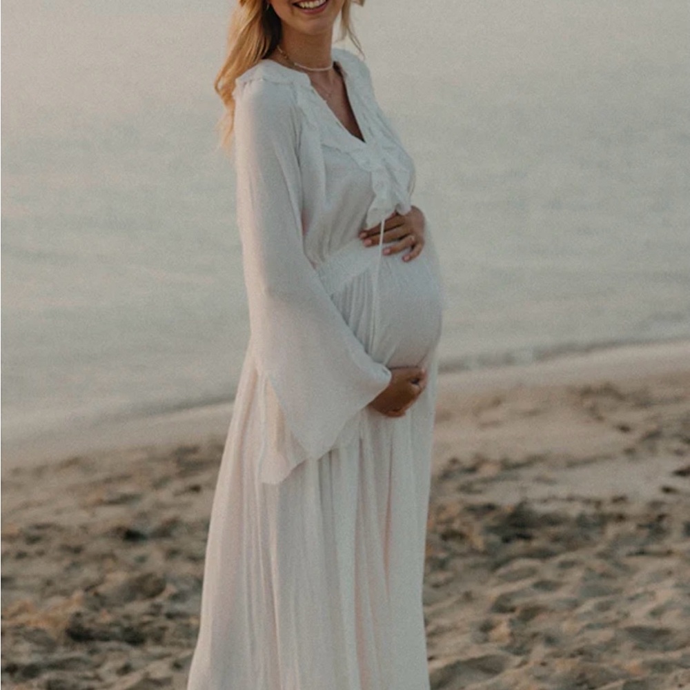 Momyknows White Ruffle Big Swing Ruched Boho Maternity Maxi Dress NWOT